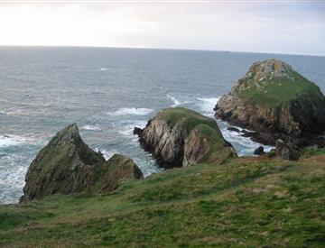 La Pointe du Raz proche de l'Hôtel 3 étoiles restaurant Le Prieuré à Locronan dans le Finistère - Hotel Le Prieure