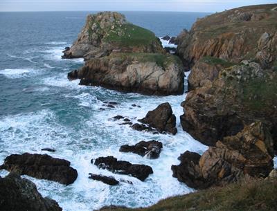 La Pointe du Raz proche de l'Hôtel 3 étoiles restaurant Le Prieuré à Locronan dans le Finistère
