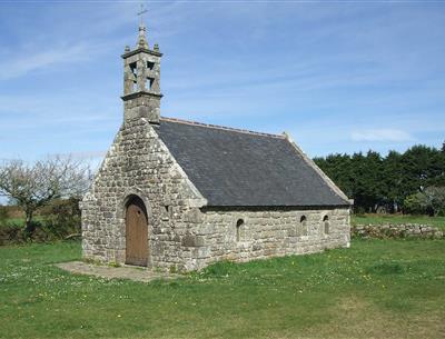 Chapelle Ty Ar Song sur la montagne de Locronan dans le Finistère - Bretagne
